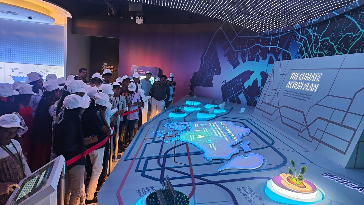 சிங்கப்பூரில் அரசுப் பள்ளி மாணவர்கள் கல்வி சுற்றுலா! : பார்வையிட்ட இடங்களின் விவரம் உள்ளே!