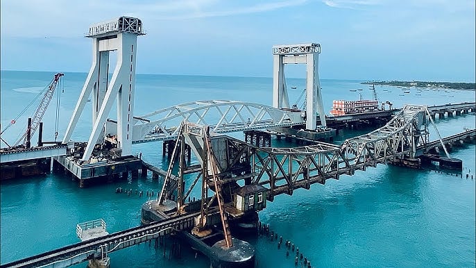 பாம்பன் பாலம் : “கடல்மீது அமைக்கப்பட்டுள்ள இந்தியாவின் முதல் செங்குத்து தூக்குபாலம்” - திறப்புக்கு தயார்!
