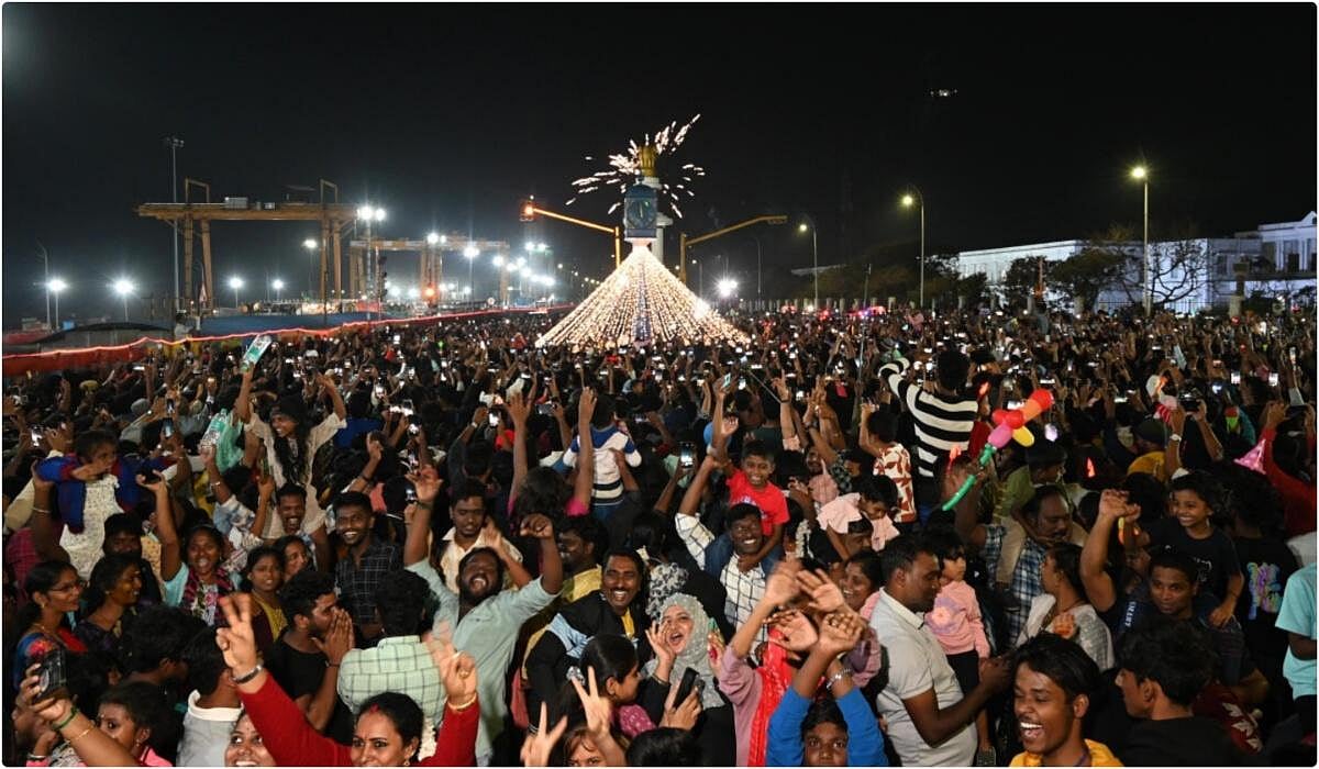 2025 புத்தாண்டு கொண்டாட்டம்: சென்னையில் போக்குவரத்து மாற்றங்களும், வாகன நிறுத்த ஏற்பாடுகளும் -முழு விவரம்