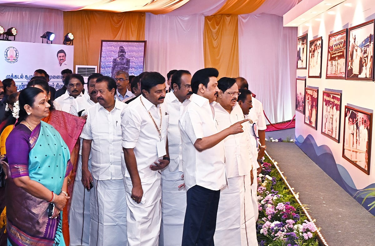 திருவள்ளுவர் திருவுருவச் சிலை வெள்ளி விழா : சிறப்பு மலரை  வெளியிட்ட முதலமைச்சர் மு.க.ஸ்டாலின்!