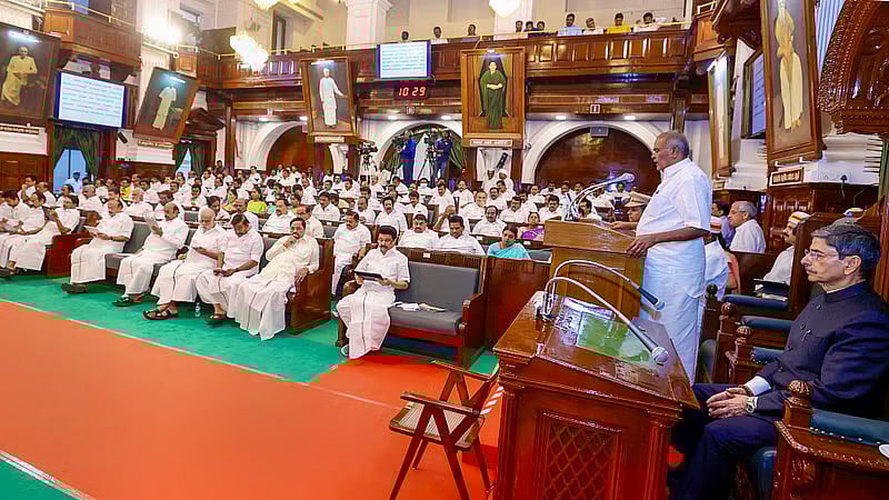 சட்டப்பேரவையை திட்டமிட்டு புறக்கணிக்கிறாரா ஆளுநர் ஆர்.என்.ரவி? : தொடரும் ஆளுநரின் முரண்!