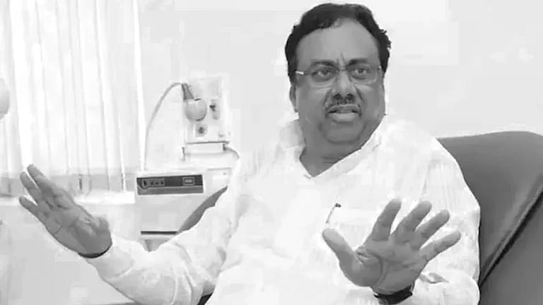 ஈரோடு கிழக்குத் தொகுதி இடைத்தேர்தல்... திமுக வேட்பாளர் அறிவிப்பு - யார் இந்த வி.சி.சந்திரகுமார்?