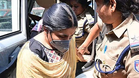 காதலனுக்கு விஷம் கொடுத்து கொலை செய்த காதலி : தூக்குத்தண்டனை விதித்து நீதிமன்றம் அதிரடி ! 