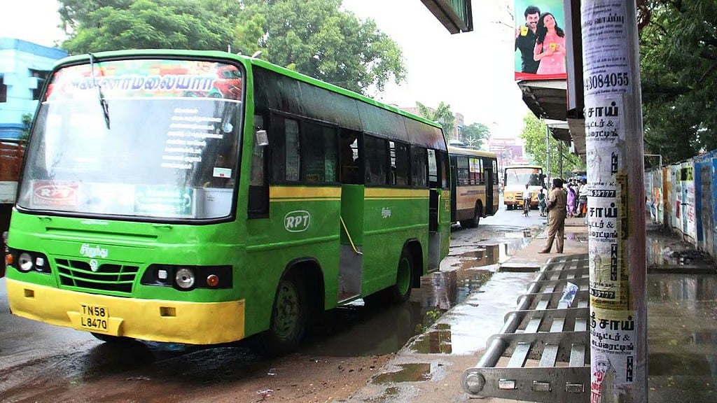 சென்னை புறநகர் பகுதிகளில் தனியார் மினி பேருந்துகள் இயக்க அனுமதி : போக்குவரத்துத்துறை உத்தரவு !