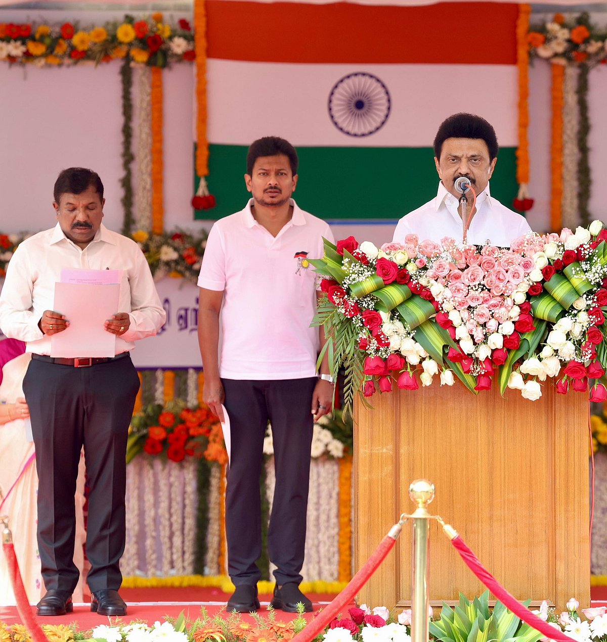 தியாகிகள் தினம் : “சமூக வேற்றுமையை எந்த வகையிலும் கடைப்பிடிக்கமாட்டேன்” -தீண்டாமை ஒழிப்பு உறுதிமொழி ஏற்பு