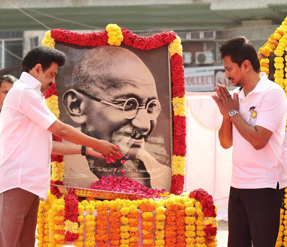 தியாகிகள் தினம் : “சமூக வேற்றுமையை எந்த வகையிலும் கடைப்பிடிக்கமாட்டேன்” -தீண்டாமை ஒழிப்பு உறுதிமொழி ஏற்பு