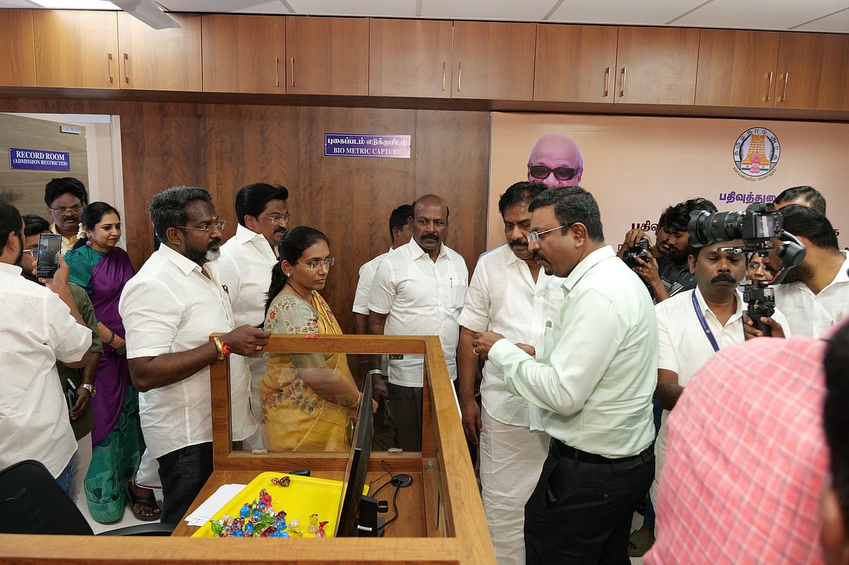 சென்னையில் ‘மாடல் சார்பதிவாளர் அலுவலகம்’: அமைச்சர்கள் மா.சுப்பிரமணியன், மூர்த்தி ஆகியோர் திறந்து வைத்தனர்