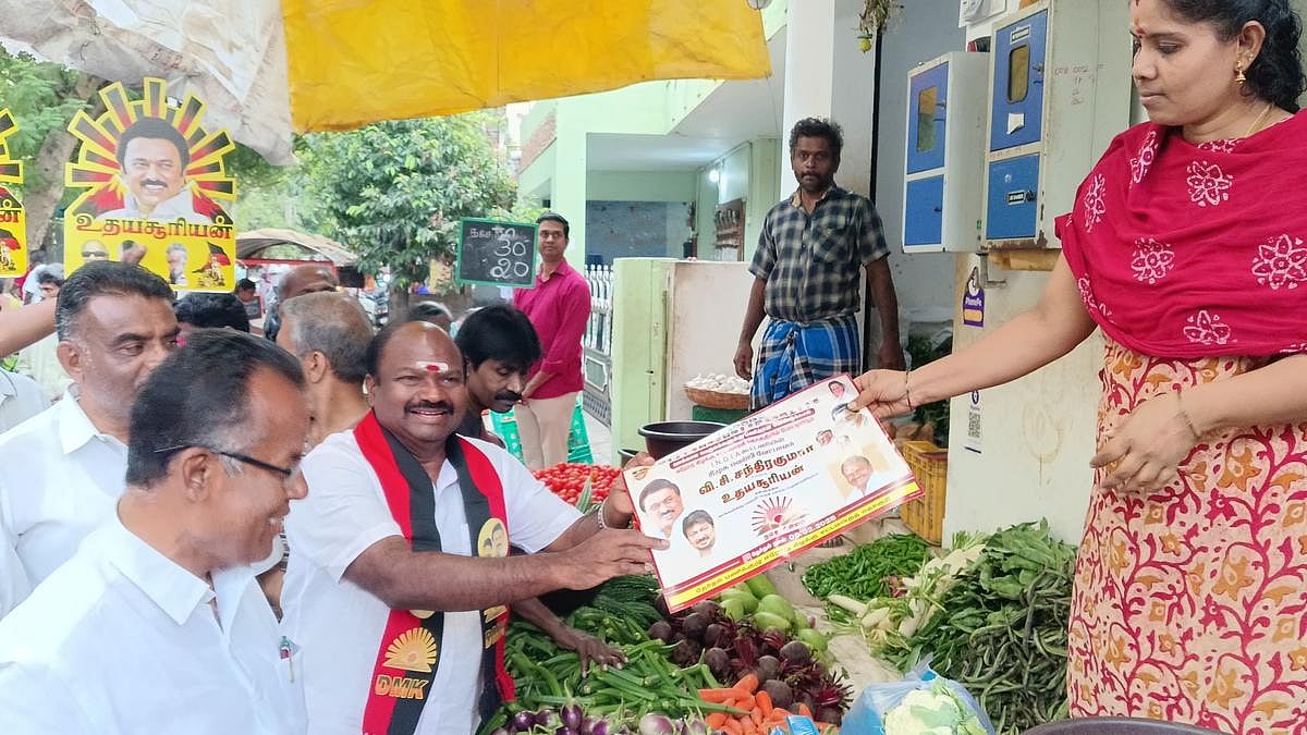 ஈரோடு (கி) இடைத்தேர்தல்: “உதயசூரியனுக்கு வாக்களியுங்கள்” -முக்குலத்தோர் புலிப்படைக் கட்சி தலைவர் கருணாஸ்!