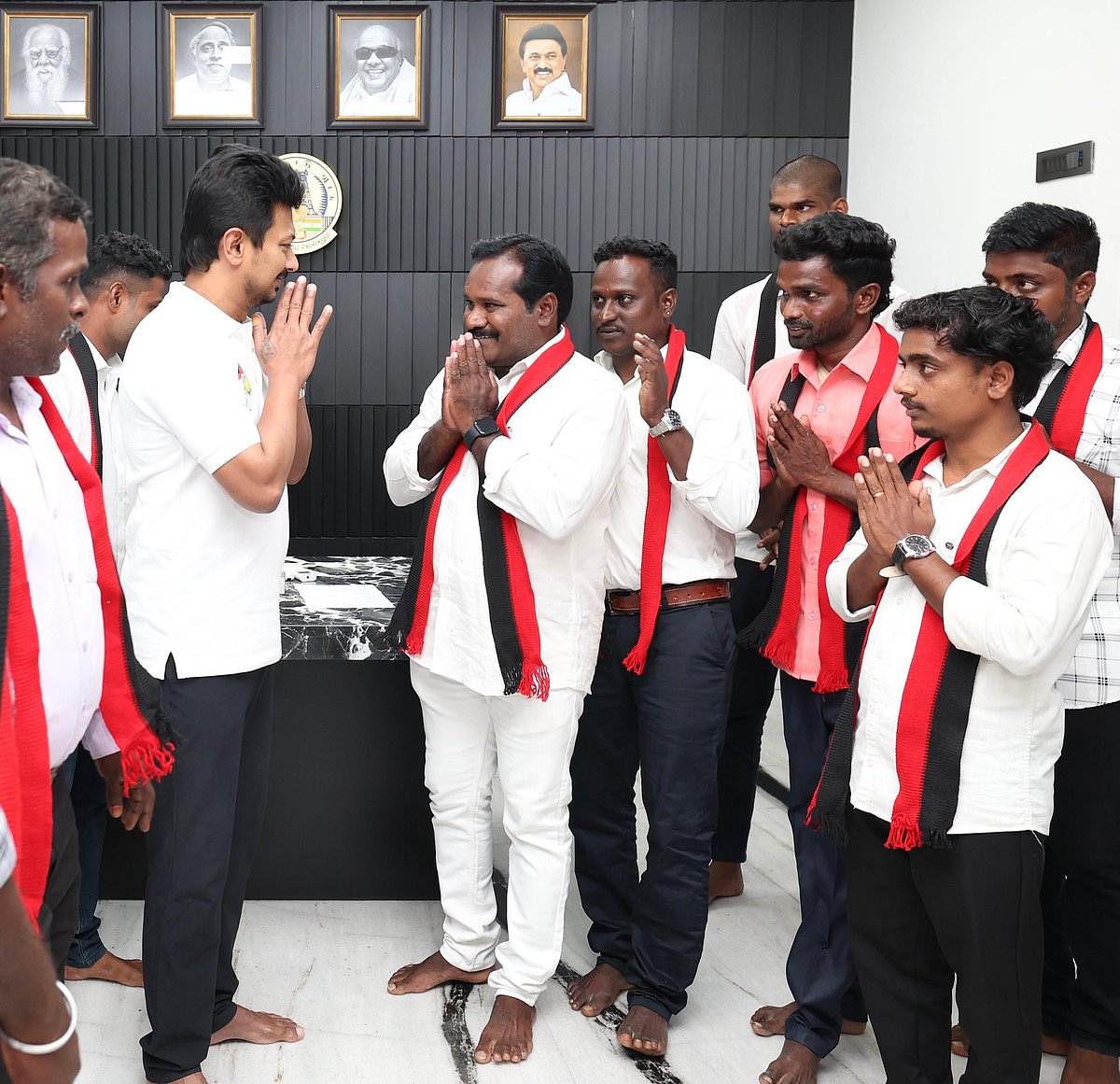 வேட்பாளர் முதல் செயலாளர் வரை :  திமுகவில் இணைந்த முக்கிய நாம் தமிழர் கட்சி நிர்வாகிகள் !  