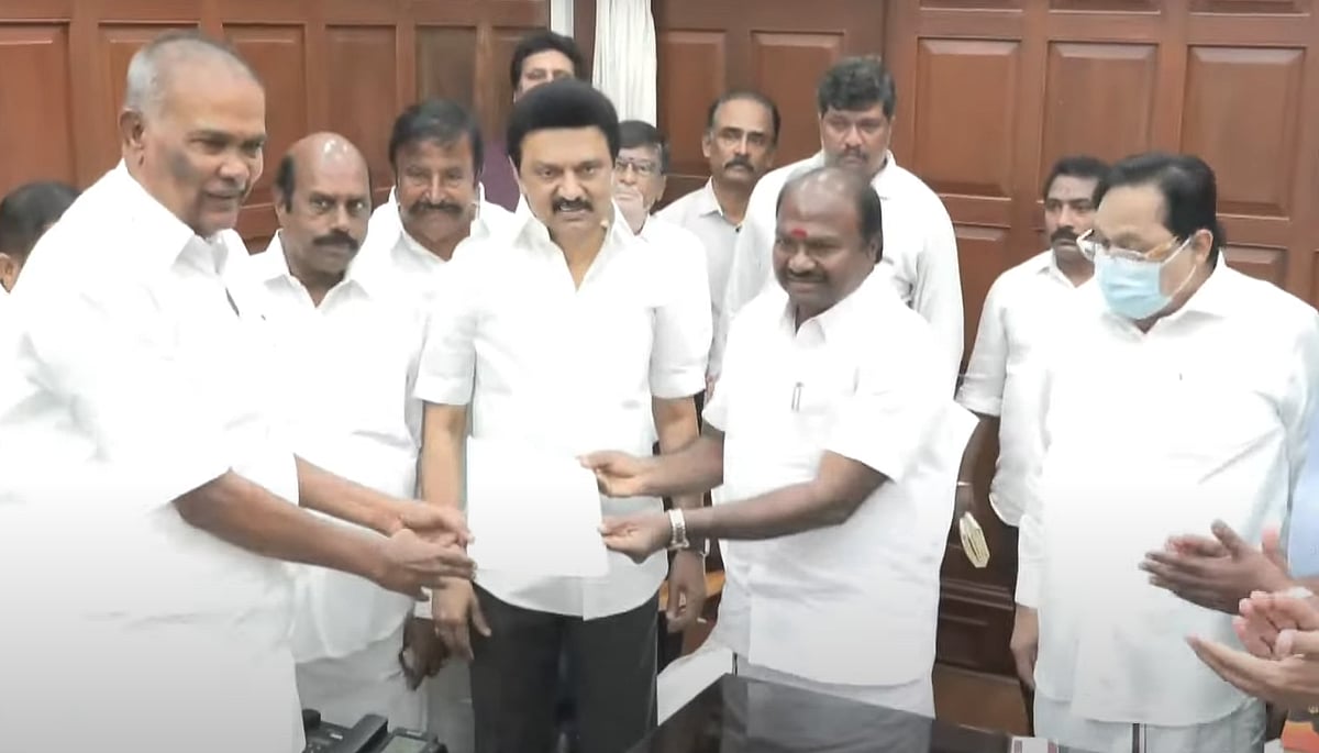 ஈரோடு கிழக்கு தொகுதியில் தி.மு.க வெற்றி : முதலமைச்சர் முன்னிலையில் பதவியேற்றார் வி.சி.சந்திரகுமார்!