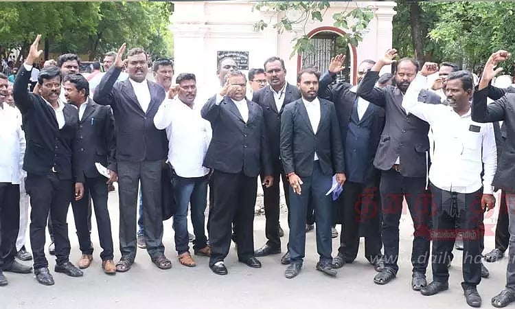 வழக்கறிஞர்கள் திருத்த சட்ட மசோதாவை முழுமையாக திரும்பபெறவேண்டும் - முதலமைச்சர் மு.க.ஸ்டாலின் !