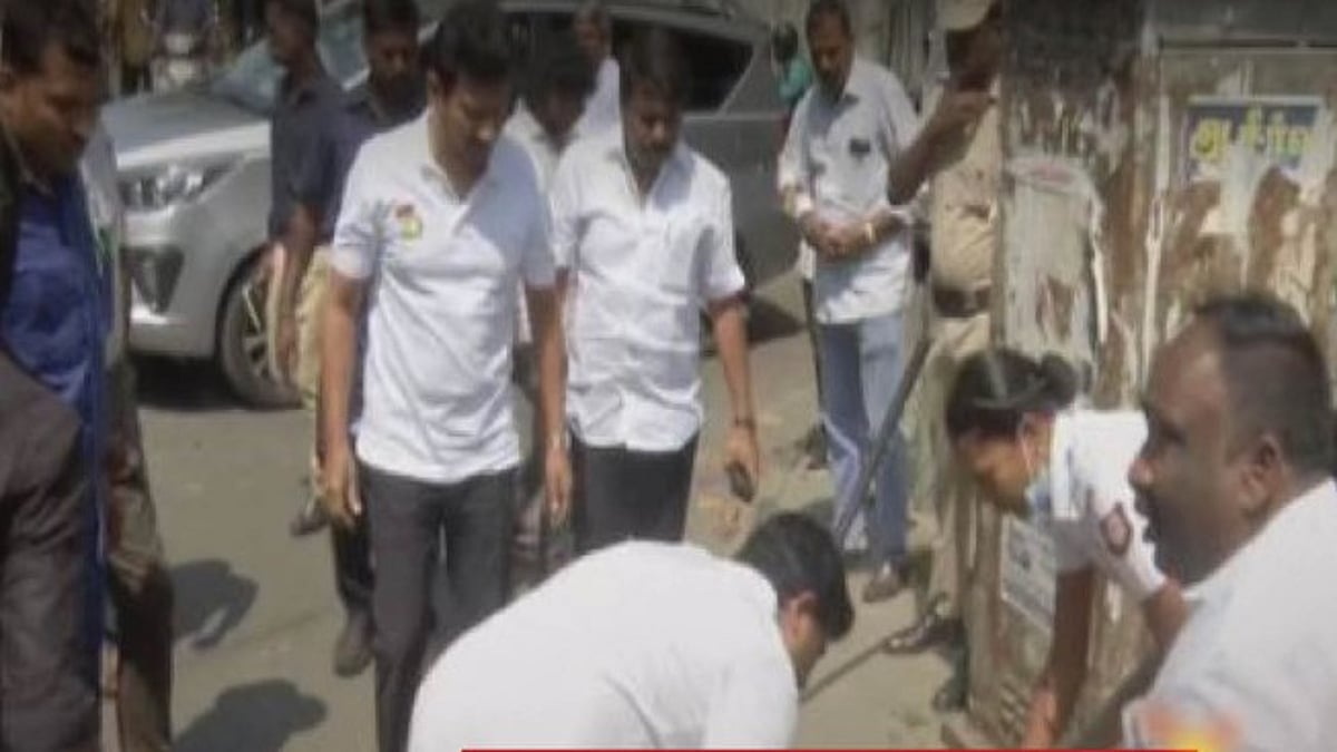 விபத்தில் சிக்கிய ஆட்டோ ஓட்டுநர் : காரை நிறுத்தி முதலுதவி அளித்த துணை முதலமைச்சர் உதயநிதி !