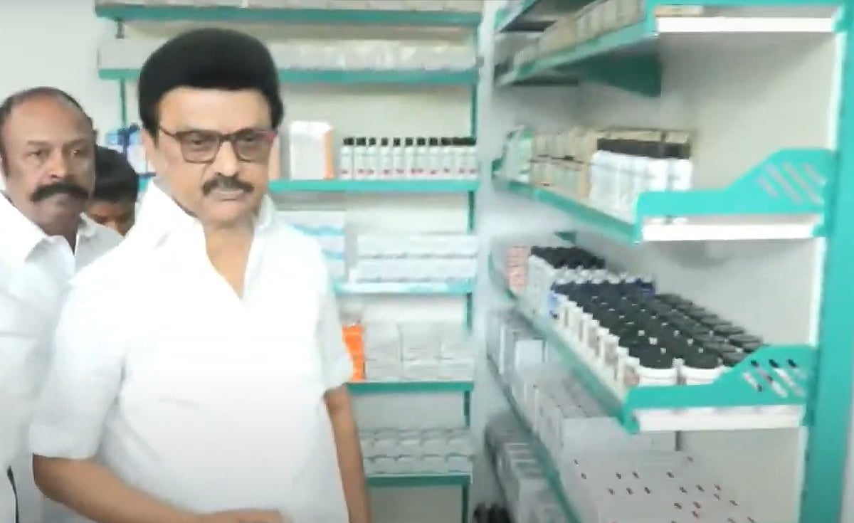 தமிழ்நாடு முழுவதும் 1,000
‘முதல்வர் மருந்தகங்கள்’ : முதலமைச்சர் மு.க.ஸ்டாலின் திறந்து வைத்தார்!