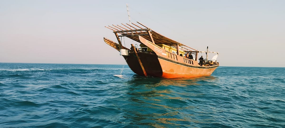 உணவு, சம்பளம் வழங்காமல் சித்ரவதை : ஓமனில் இருந்து படகில் தப்பி வந்த தமிழக மீனவர்கள் கர்நாடகாவில் கைது!