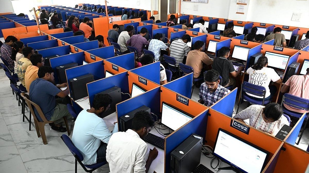 மார்ச் 6,7,8 9 ஆகிய தேதிகளில் மாநிலத் தகுதித் தேர்வு (SET) : மாவட்ட ஆட்சித்தலைவர்களுடன் ஆலோசனை !