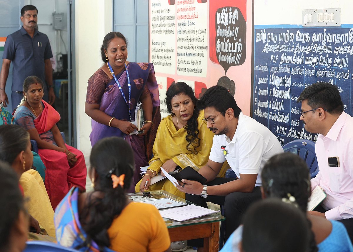 ”உங்கள் கோரிக்கைகள் நிறைவேற்றப்படும்” : மகளிர் சுய உதவிக்குழுவினருக்கு உறுதியளித்த துணை முதலமைச்சர்!