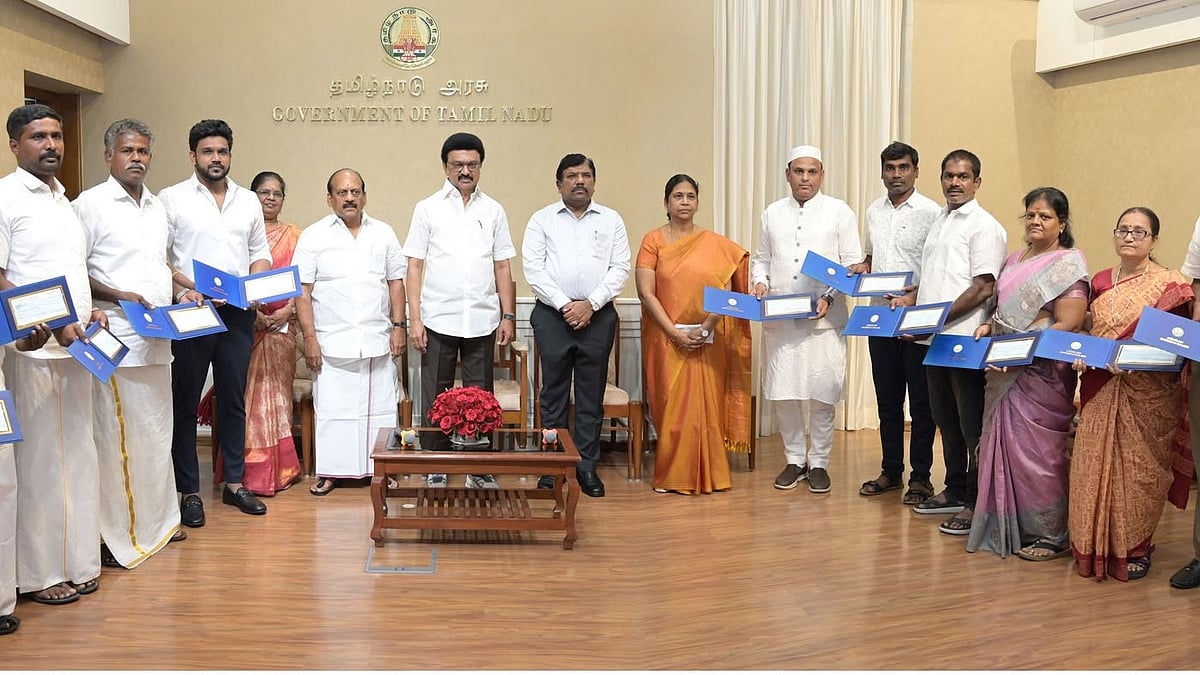 பட்டுவளர்ச்சிப் பணிகளை ஊக்குவிக்கும் வகையில் 11 பேருக்கு பரிசுத் தொகை... வழங்கினார் முதலமைச்சர்!