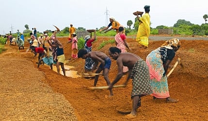 காந்தி தேசத்தில் காந்தி பெயரிலான திட்டத்துக்கே நிதி வழங்குவதில்லை - ஒன்றிய பாஜக அரசை விமர்சித்த முரசொலி !