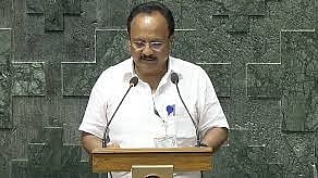 ”கச்சா எண்ணெய் விலை குறைந்தபோதும் பெட்ரோல், டீசல் விலை குறையாதது ஏன்?” : மக்களவையில் தி.மு.க MP கேள்வி!
