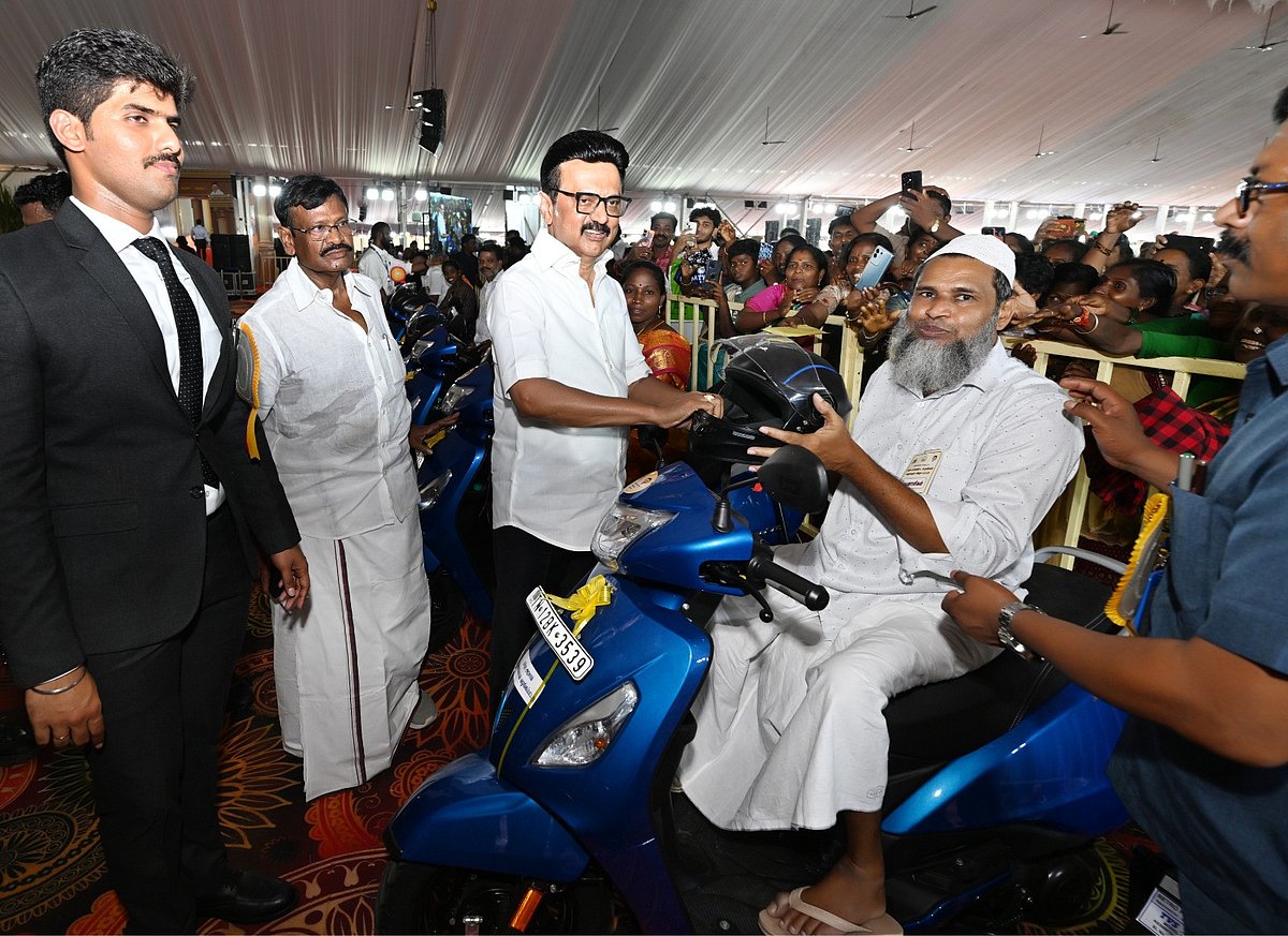 திருவள்ளூரில் 63,124 பேருக்கு பட்டா - 2.02 லட்சம் பேருக்கு நலத்திட்ட உதவி! : முழு விவரம் உள்ளே!