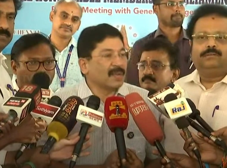 “20 இரயில்வே அலுவலர்களில் 4 பேர் மட்டுமே தமிழ்நாட்டை சேர்ந்தவர்கள்...” - தயாநிதி மாறன் பேட்டி எம்.பி.!