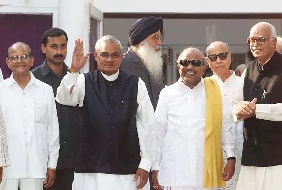 வாஜ்பாய் காலம் வேறு - மோடி காலம் வேறு : எடப்பாடி பழனிசாமிக்கு பாடம் எடுத்த முரசொலி!