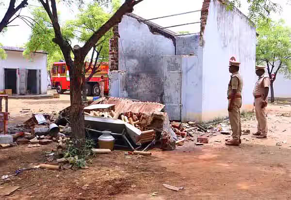 தனியார் பட்டாசு ஆலையில் வெடிவிபத்து : பாதிக்கப்பட்டவர்களுக்கு நிதியுதவி வழங்கி முதலமைச்சர் உத்தரவு ! 