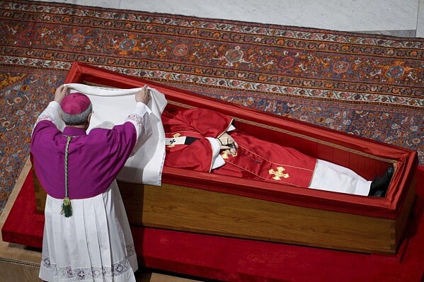 "போப் பிரான்சிஸின் சமூகநீதிப் பயணங்கள் வரலாற்றில் நிலைத்து நிற்கும்" - அமைச்சர் நாசர் இரங்கல் ! 