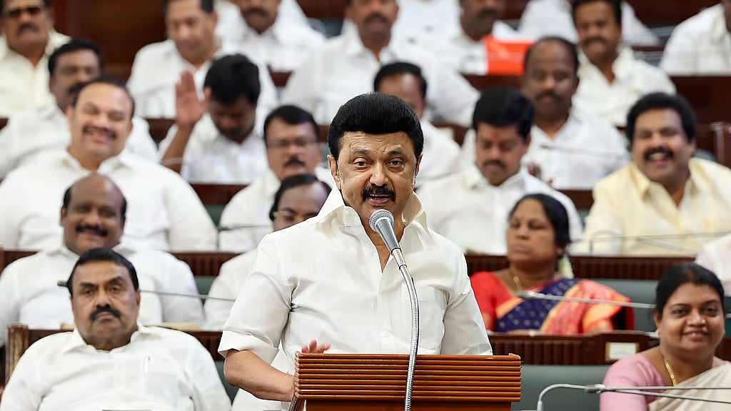 அரசு ஊழியர்கள் மற்றும் ஆசிரியர்களுக்கு சிறப்பு அறிவிப்புகள் : சட்டப்பேரவையில் முதலமைச்சர் அறிவிப்பு ! 