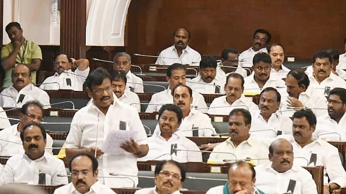 ”இலங்கை தமிழர் முகாம்களில்  கணினி வசதியுடன் கூடிய படிப்பகம்” : பேரவையில் அமைச்சர் நாசர் அறிவிப்பு!