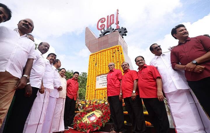 “குழந்தை & கொத்தடிமைத் தொழிலாளர் முறைகளை அகற்றிடுவோம்..” - மே தினத்தில் முதலமைச்சர் மு.க.ஸ்டாலின் உறுதி!