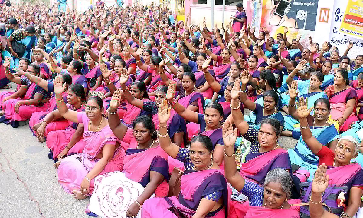 அங்கன்வாடி ஊழியர் போராட்டம்-குழந்தைகள் மைய செயல்பாடுகள் பாதிக்கப்படும் - அமைச்சர் கீதா ஜீவன் எச்சரிக்கை !