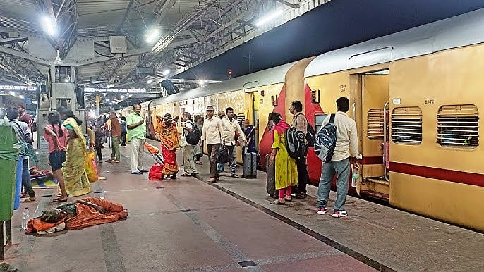 24 மணி நேரத்துக்குள் டிக்கெட்டை ரத்து செய்தால் தொகை திரும்பக்கிடைக்காது- ரயில்வே அறிவிப்புக்கு எதிர்ப்பு!