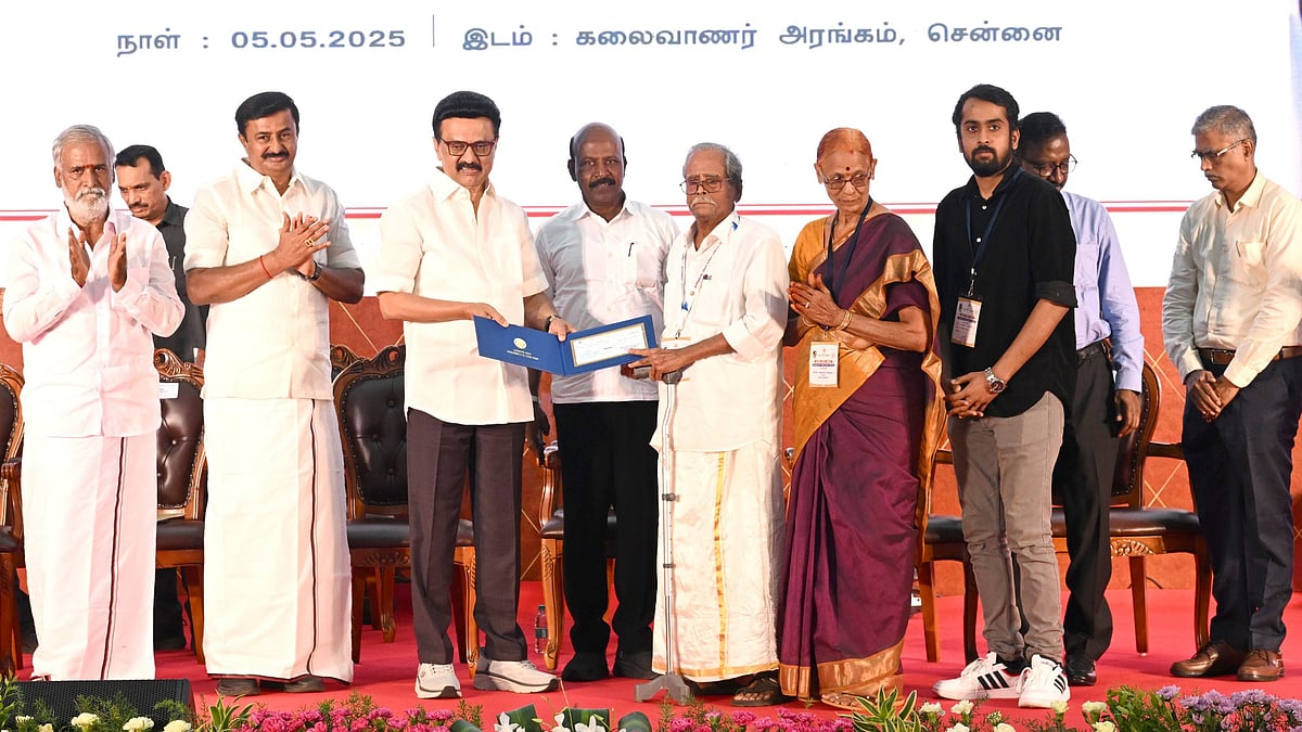 ‘தமிழ் வார விழா’ - 5  எழுத்தாளர்களின் படைப்புகள் நாட்டுடைமை :  நூலுரிமைத் தொகையை வழங்கிய முதலமைச்சர்!