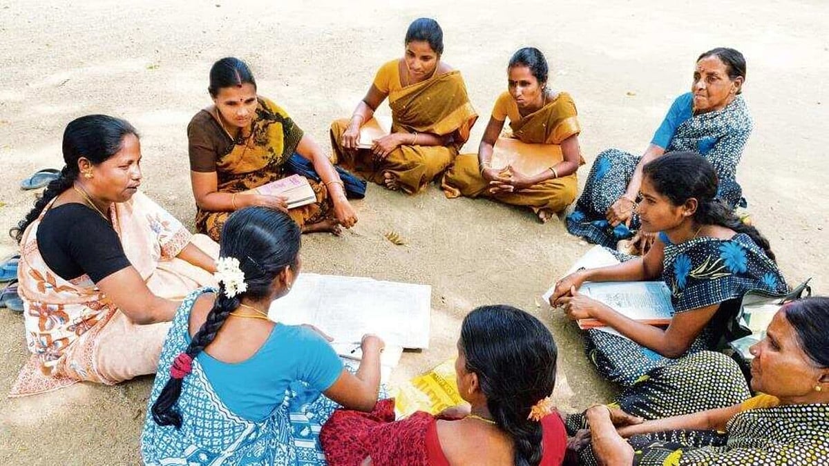 4 ஆண்டுகளில் மகளிர் சுய உதவிக் குழுக்களுக்கு ரூ.1,12,998 கோடி கடன் - சாதனை படைத்த தமிழ்நாடு அரசு ! 