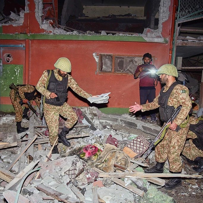 பாக். கொடியுடன் சவுதி அரேபிய கொடியையும் அவமதித்த கும்பல்.. உ.பி-யில் அரங்கேறிய சம்பவம் -குவியும் கண்டனம்!