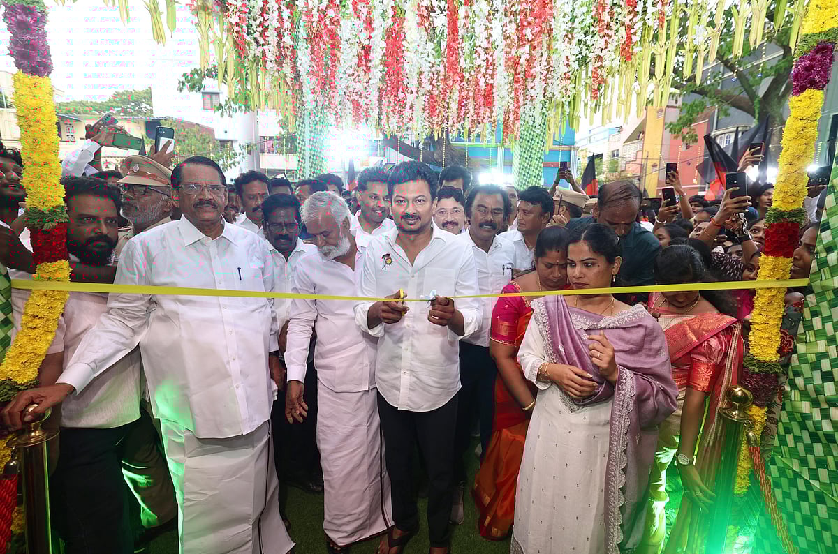 தி.மு.க.வின் 4 ஆண்டு சாதனைகளை விளக்குகிற புகைப்படக் கண்காட்சி! : துணை முதலமைச்சர் தொடங்கி வைத்தார்!