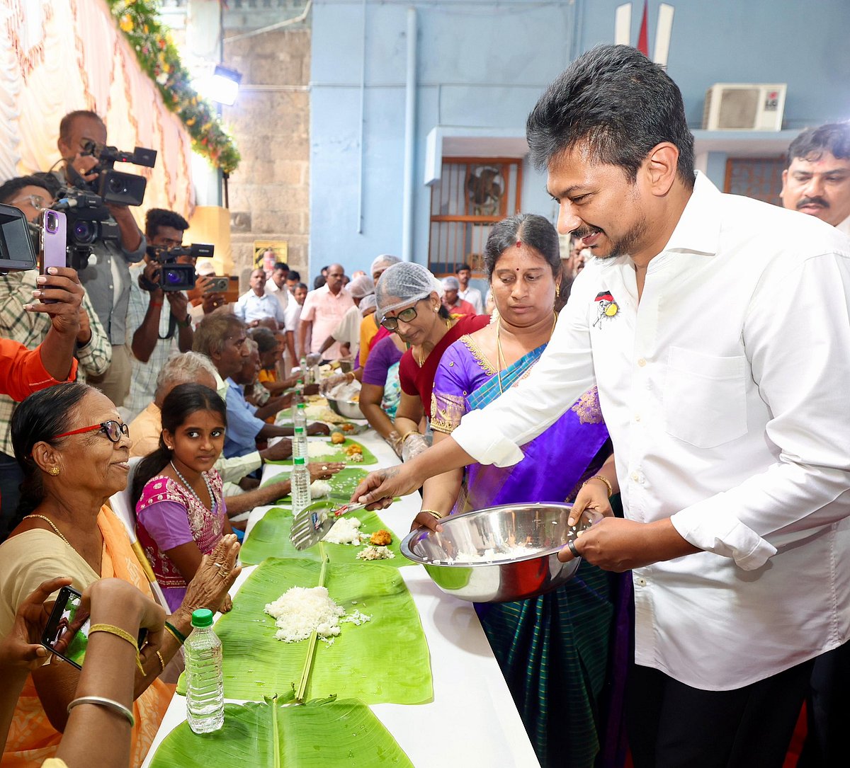 ஆண்டொன்றுக்கு 82,000 பேருக்கு அன்னதானம் வழங்கும் திட்டம் : துணை முதலமைச்சர் தொடங்கி வைத்தார்! 