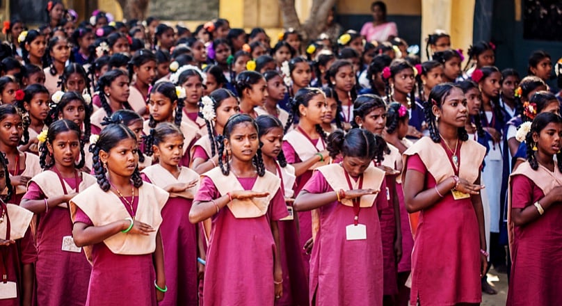 அரசு பள்ளிகளில் சேர்ந்த 1.8 லட்சம் மாணவர்கள்...  3 லட்சம் இலக்கை நோக்கி உழைக்கும் ஆசிரியர்கள் !