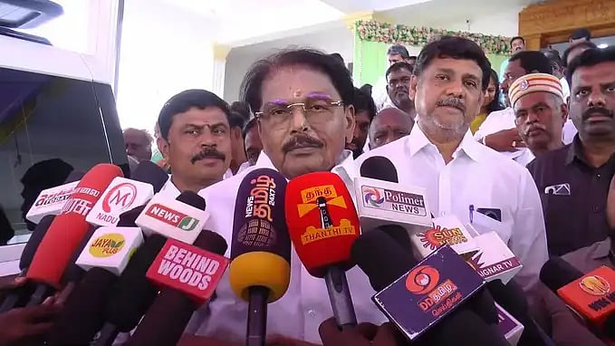 "இ-சேவை மையத்தில் சான்றிதழ் கேட்டு வரும் மாணவர்களுக்கு முன்னுரிமை" - அமைச்சர் KKSSR அறிவிப்பு ! 