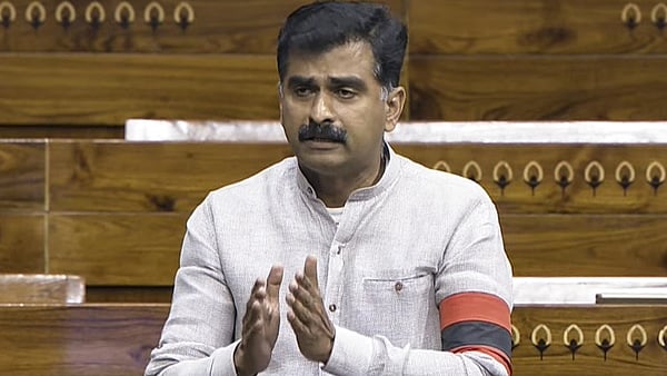 திருச்சியில் தமிழ் தானே ஒலிக்க வேண்டும் ? ஹிந்திக்கு எதற்கு இடம்?  - துரை வைகோ எம்.பி அறிக்கை !  