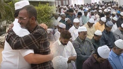 நாடுமுழுவதும் பக்ரீத் பண்டிகை கோலாகல கொண்டாட்டம் : வாழ்த்துகளை பரிமாறிக்கொண்ட இஸ்லாமிய மக்கள்!