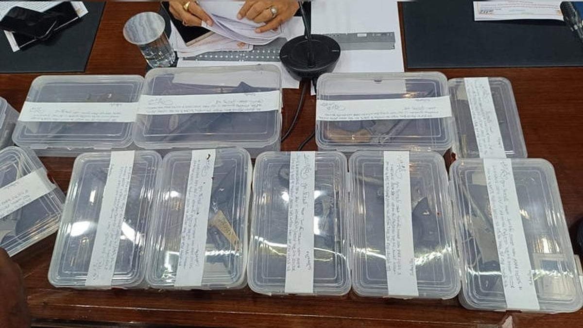 உணவு டெலிவரி உடையில் சட்டவிரோதமாக துப்பாக்கி விற்பனை : உத்தர பிரதேச மாநிலத்தில் அதிர்ச்சி சம்பவம்!