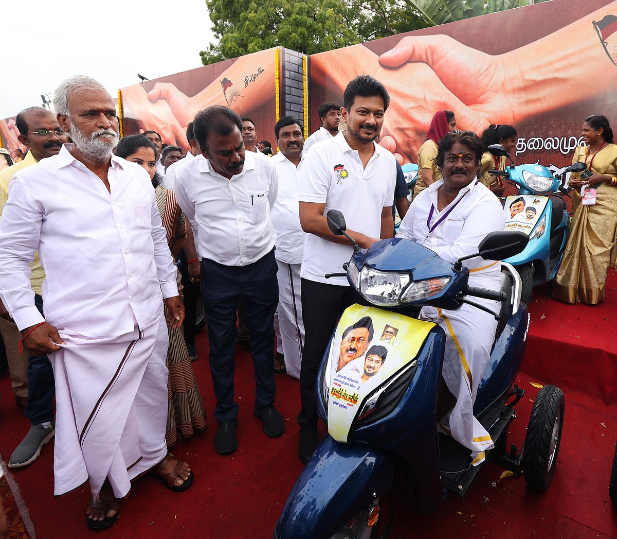 “தமிழ்நாட்டு மக்கள் நமக்கு வெற்றியை மட்டுமே பரிசாக கொடுக்கிறார்கள்..” - துணை முதலமைச்சர் நெகிழ்ச்சி!