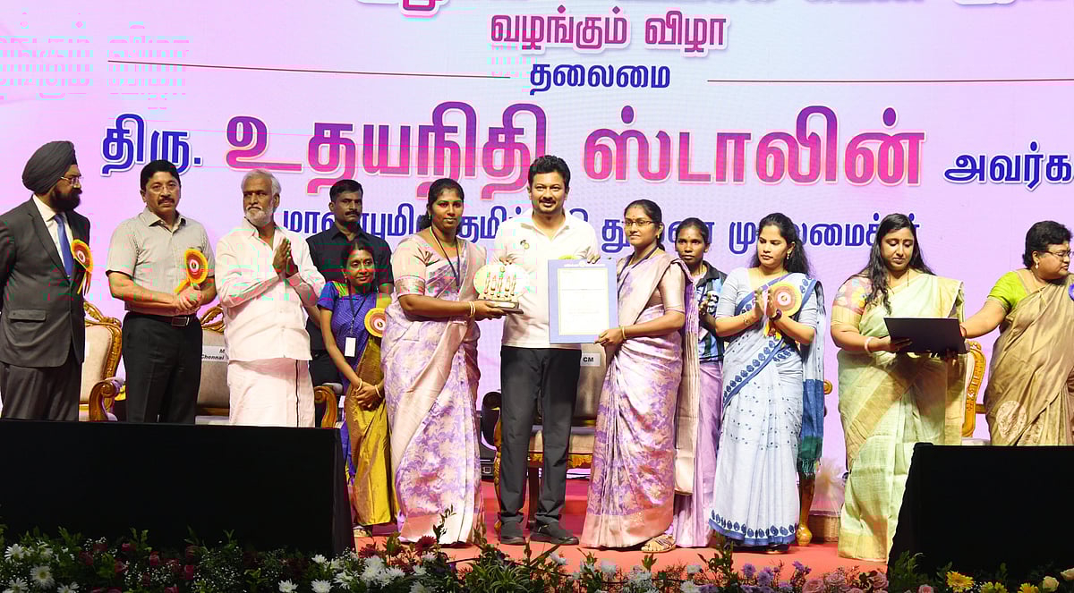 மகளிர் சுய உதவிக்குழு தயாரிப்புப் பொருட்கள் விற்பனைக்காக ”மதி” இலட்சினை! : துணை முதலமைச்சர் வெளியிட்டார்!