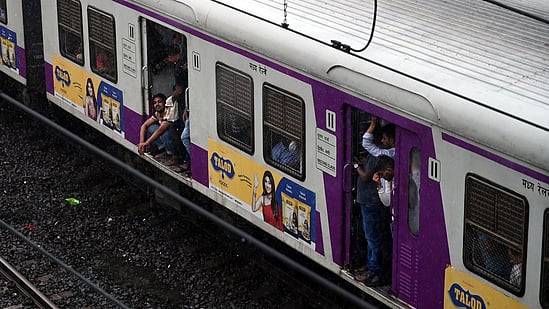 புறநகர் மற்றும் பறக்கும் ரயில்களில் தானியங்கி கதவுகளை அமைக்கவேண்டும் - தயாநிதி மாறன் MP கோரிக்கை ! 