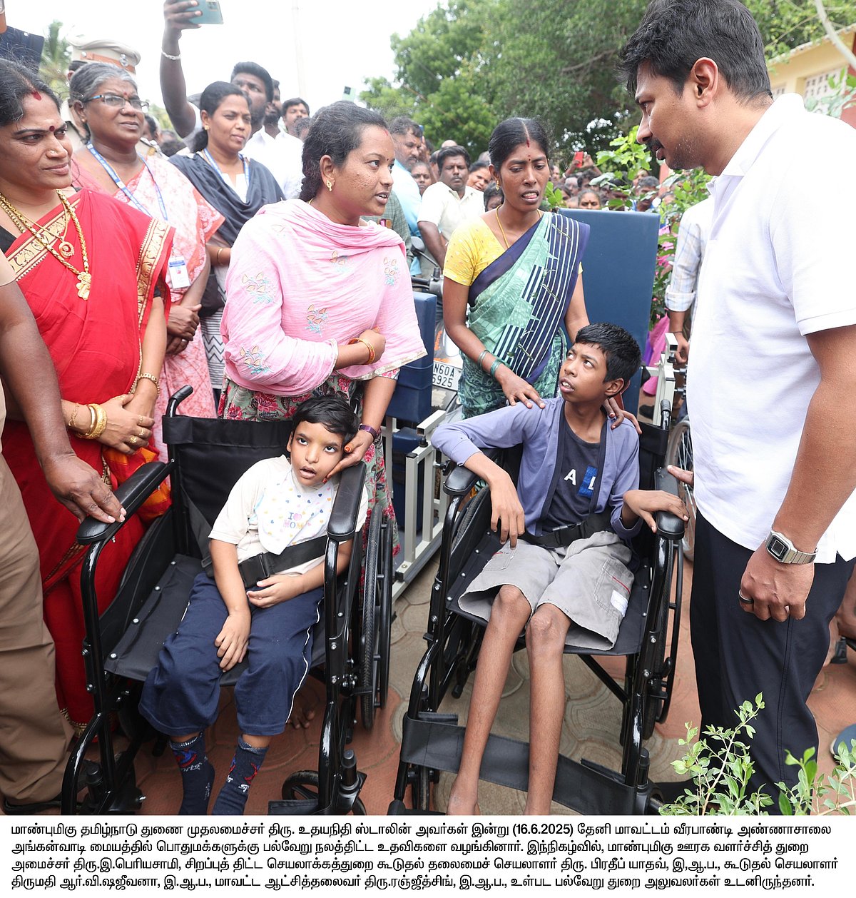 “என்ன சாப்டீங்க?...” - குழந்தைகளிடம் அங்கன்வாடி மையம் குறித்து விசாரித்தார் துணை முதலமைச்சர் உதயநிதி!