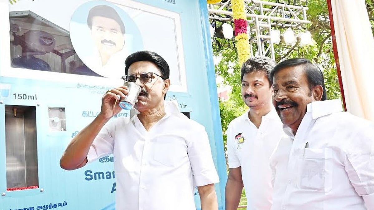 50 கட்டணமில்லா குடிநீர் இயந்திரங்கள் : திட்டத்தை தொடங்கி குடிநீர் அருந்திய முதலமைச்சர் மு.க.ஸ்டாலின்!