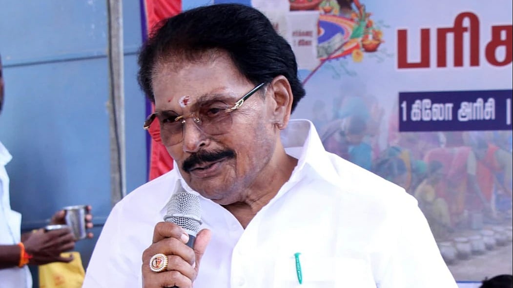 "முதலமைச்சர் தினமும் ஏழைகளுக்கு தேவையான திட்டங்களை செயல்படுத்தி வருகிறார்"- அமைச்சர் KKSSR ராமச்சந்திரன்!