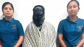 காதலனை பழிவாங்க 21 இடங்களுக்கு வெடிகுண்டு மிரட்டல் விடுத்த இளம் பெண் : போலிஸாரிடம் சிக்கவைத்த Mail !